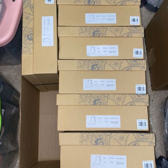 6 pc - FREE PEOPLE VELVET CECILE ANKLE BOOT $198 New - Picture 1 of 8